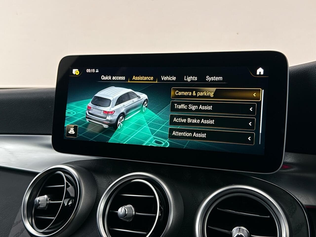 Mercedes-Benz GLC thumbnail Infotainment System