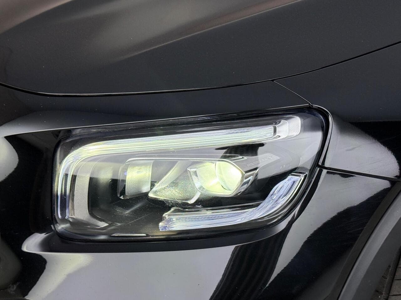 Mercedes-Benz GLB thumbnail Lights Front
