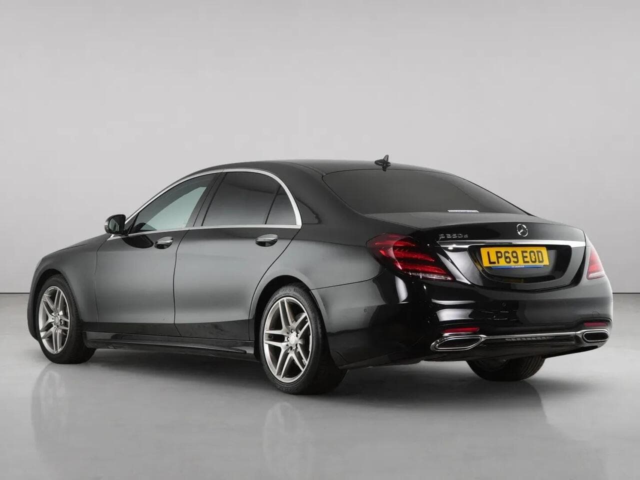Mercedes-Benz S Class thumbnail Rear Left