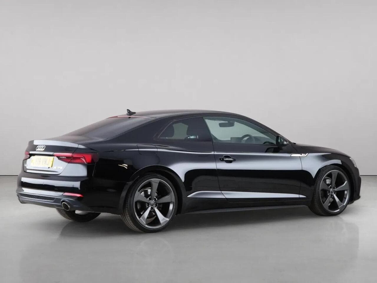 Audi A5 thumbnail Side Right