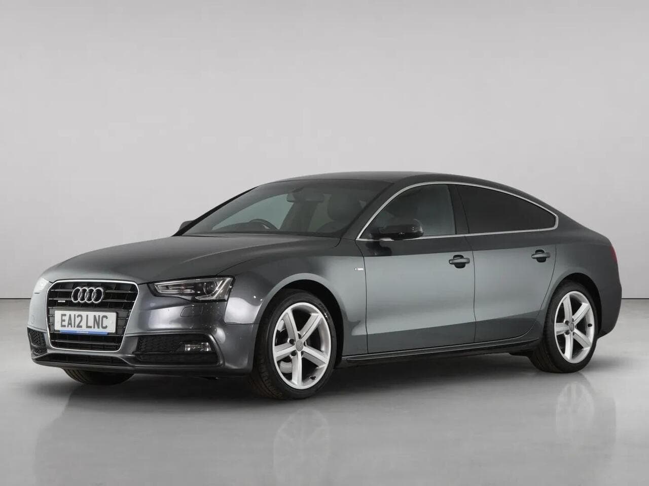 Audi A5 thumbnail Front Left
