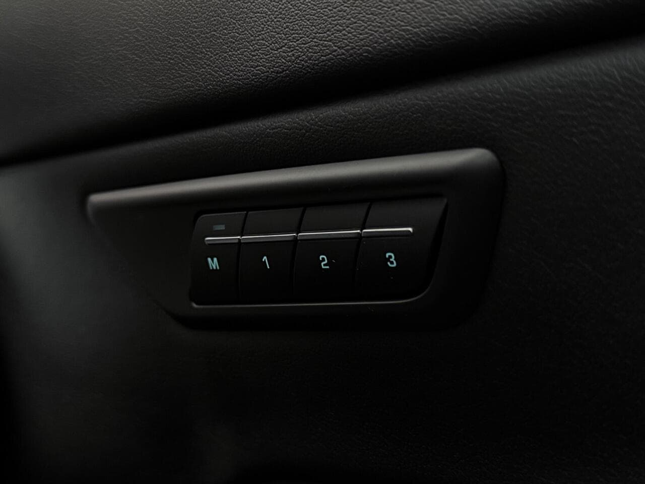 Jaguar E-PACE thumbnail Misc Controls