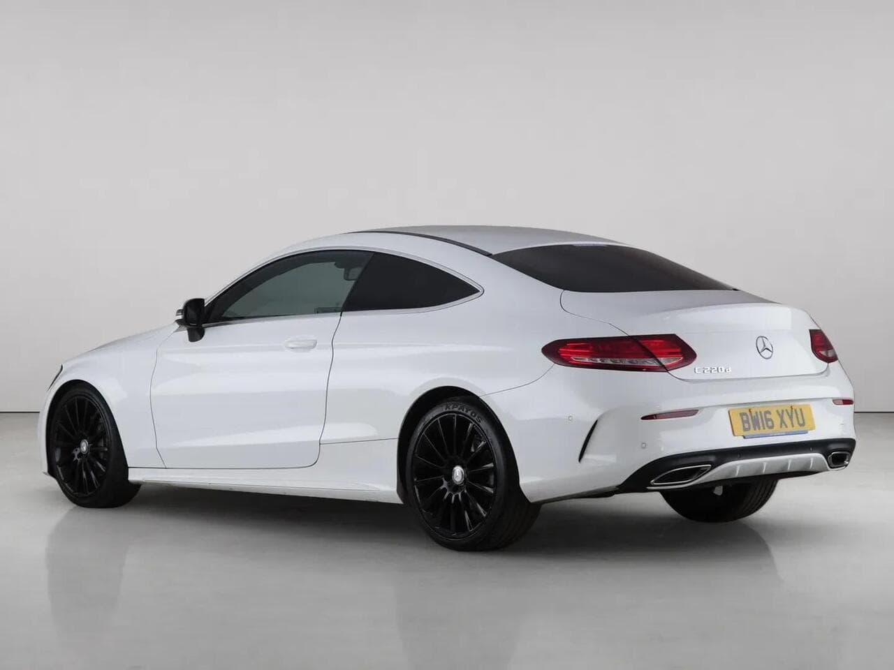 Mercedes-Benz C Class thumbnail Rear Left