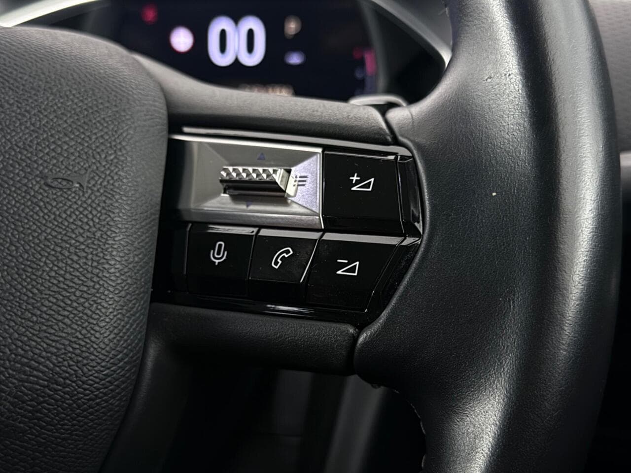DS AUTOMOBILES DS 3 thumbnail Misc Controls