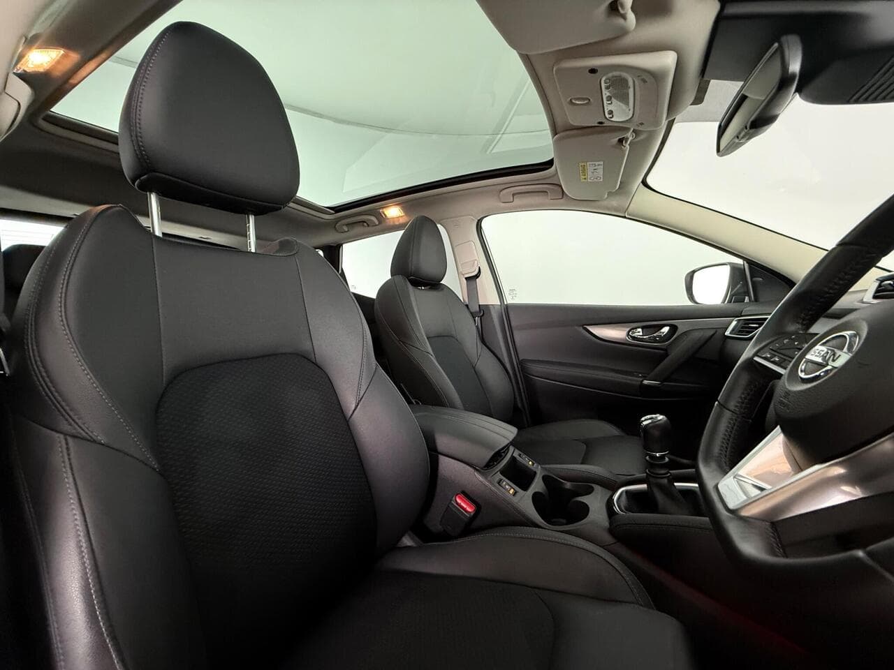 Nissan Qashqai thumbnail Seat Driver