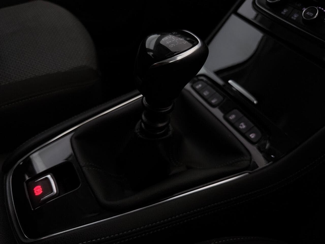 Vauxhall Grandland X thumbnail Misc Controls