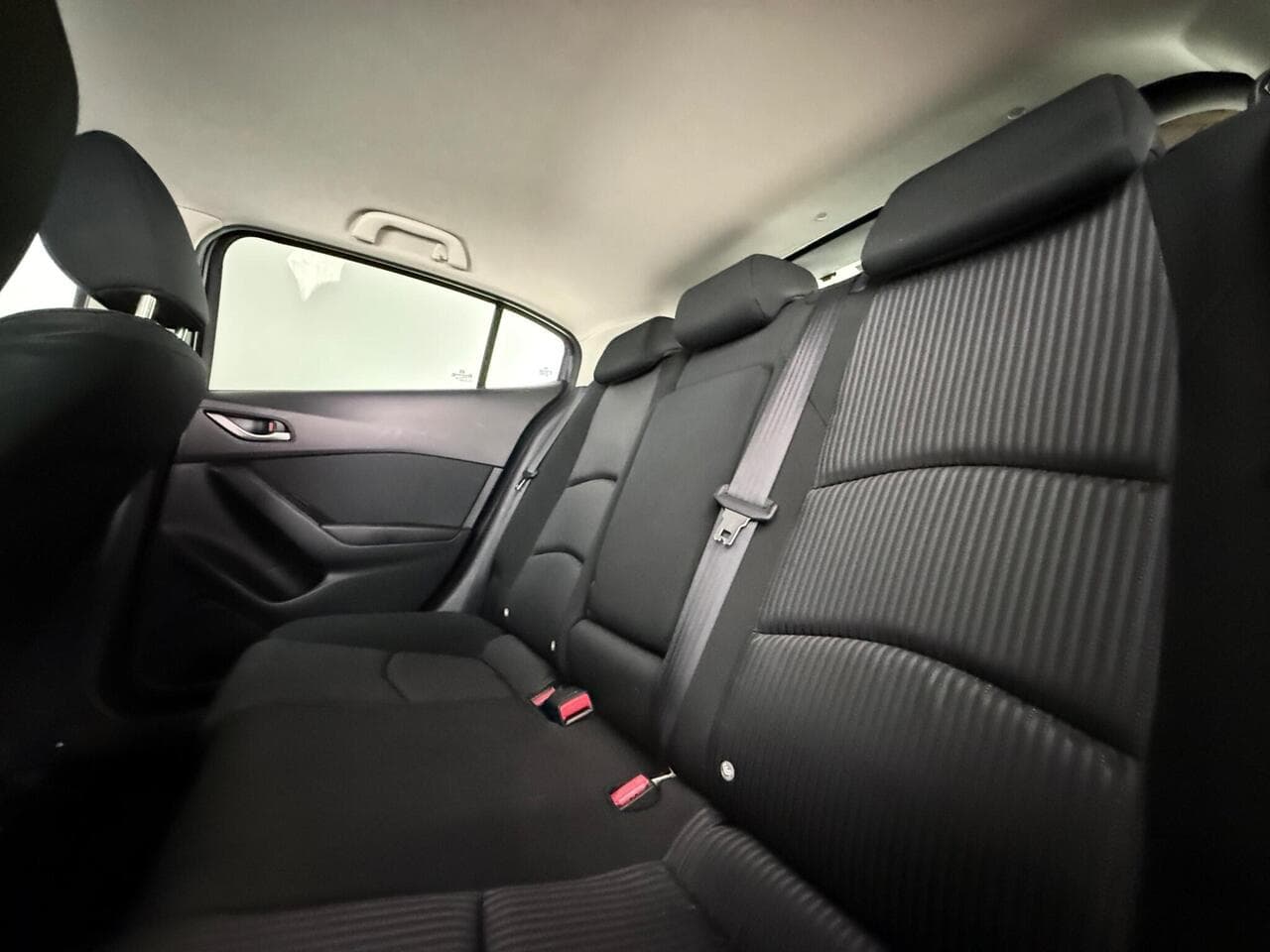 Mazda Mazda3 thumbnail Seats Rear