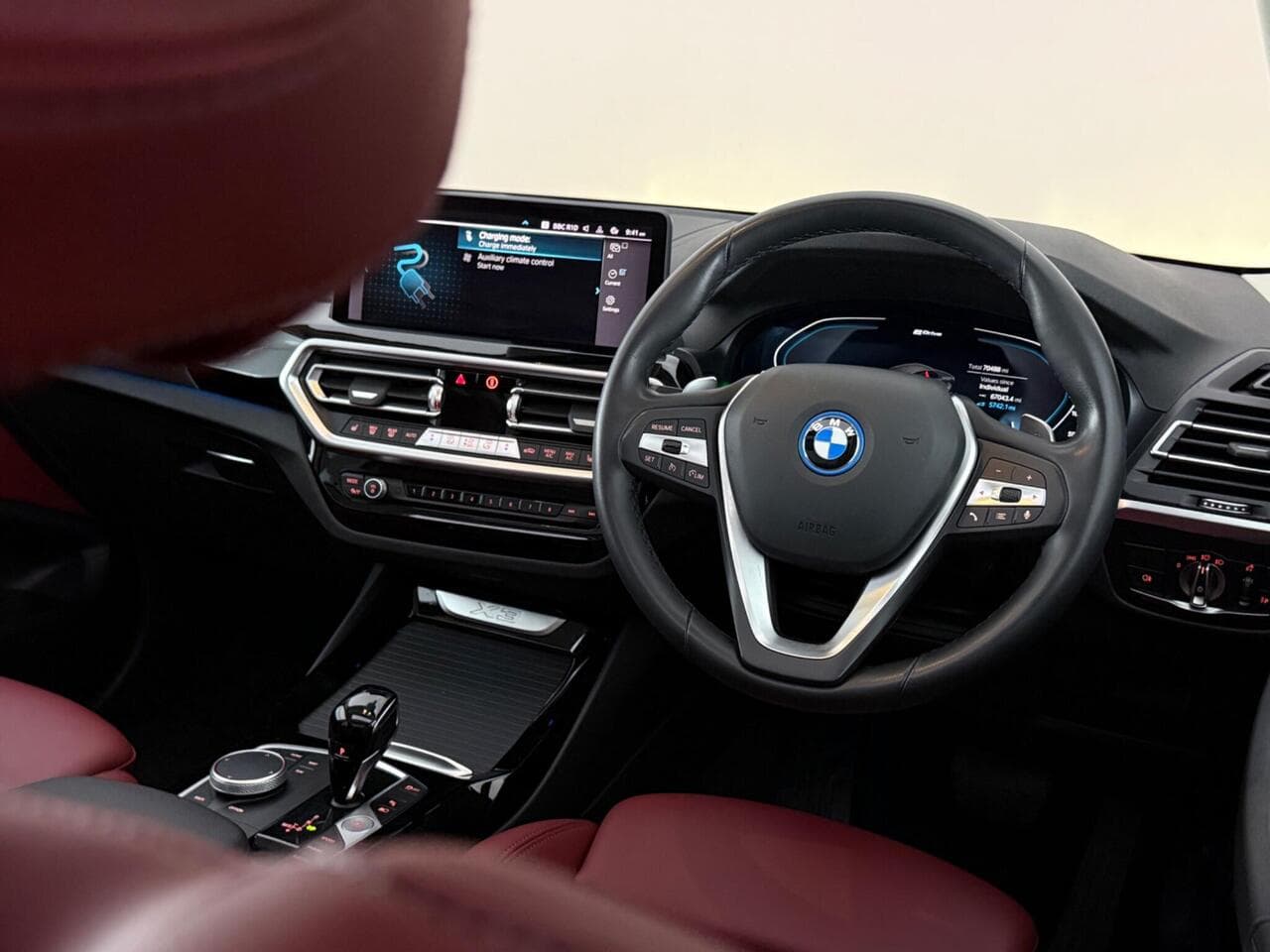 BMW X3 thumbnail Interior Front