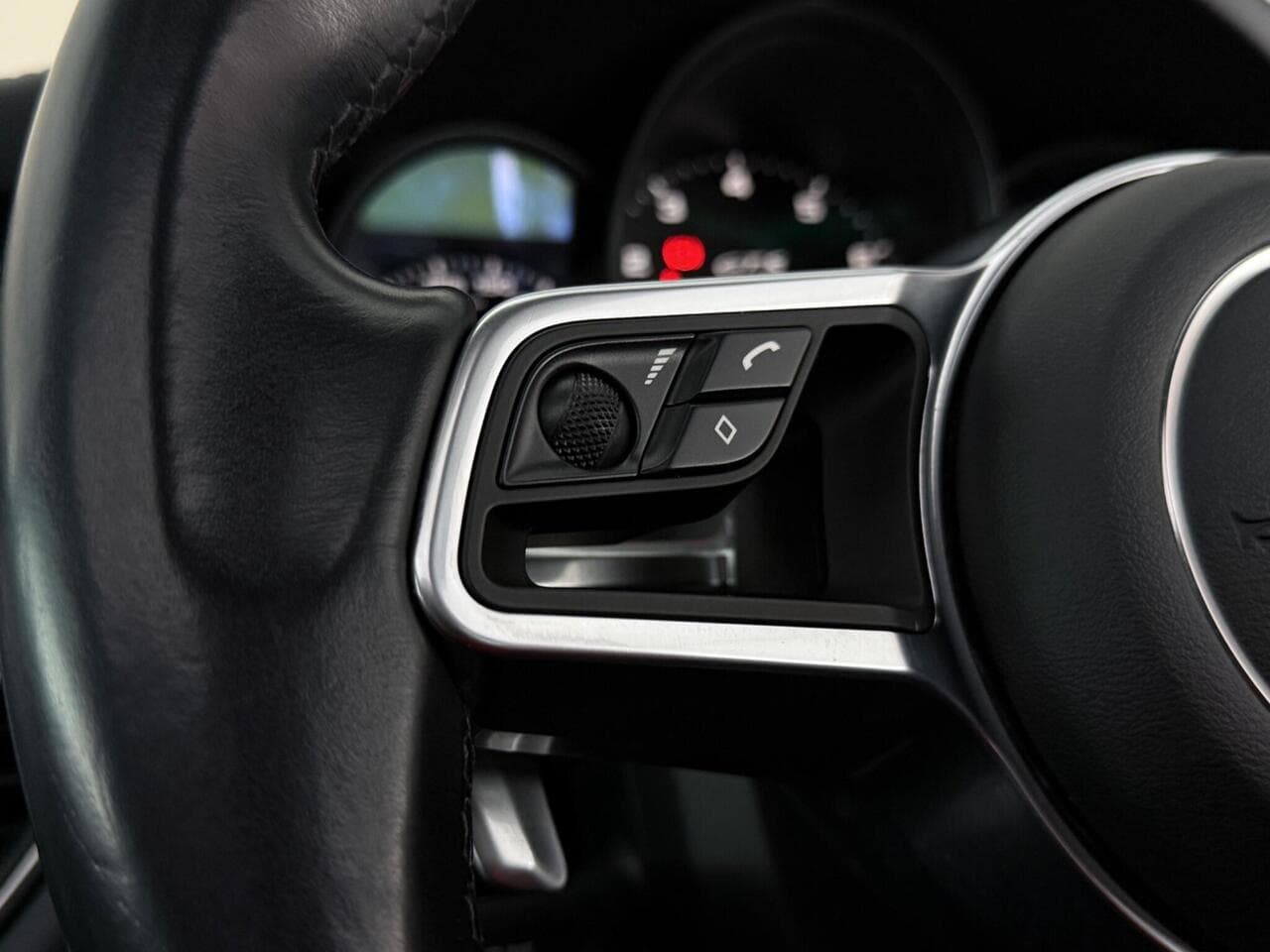 Porsche Macan thumbnail Inconclusive