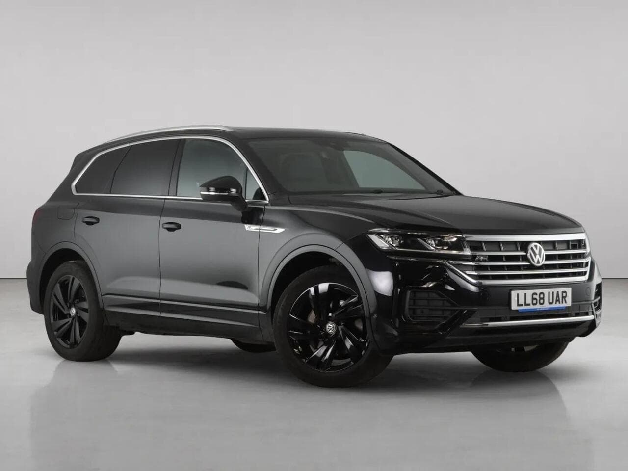 Volkswagen Touareg - Volkswagen Touareg 3.0 TDI V6 R-Line Tech SUV 5dr Diesel Tiptronic 4Motion Euro 6 (s/s) (286 ps)