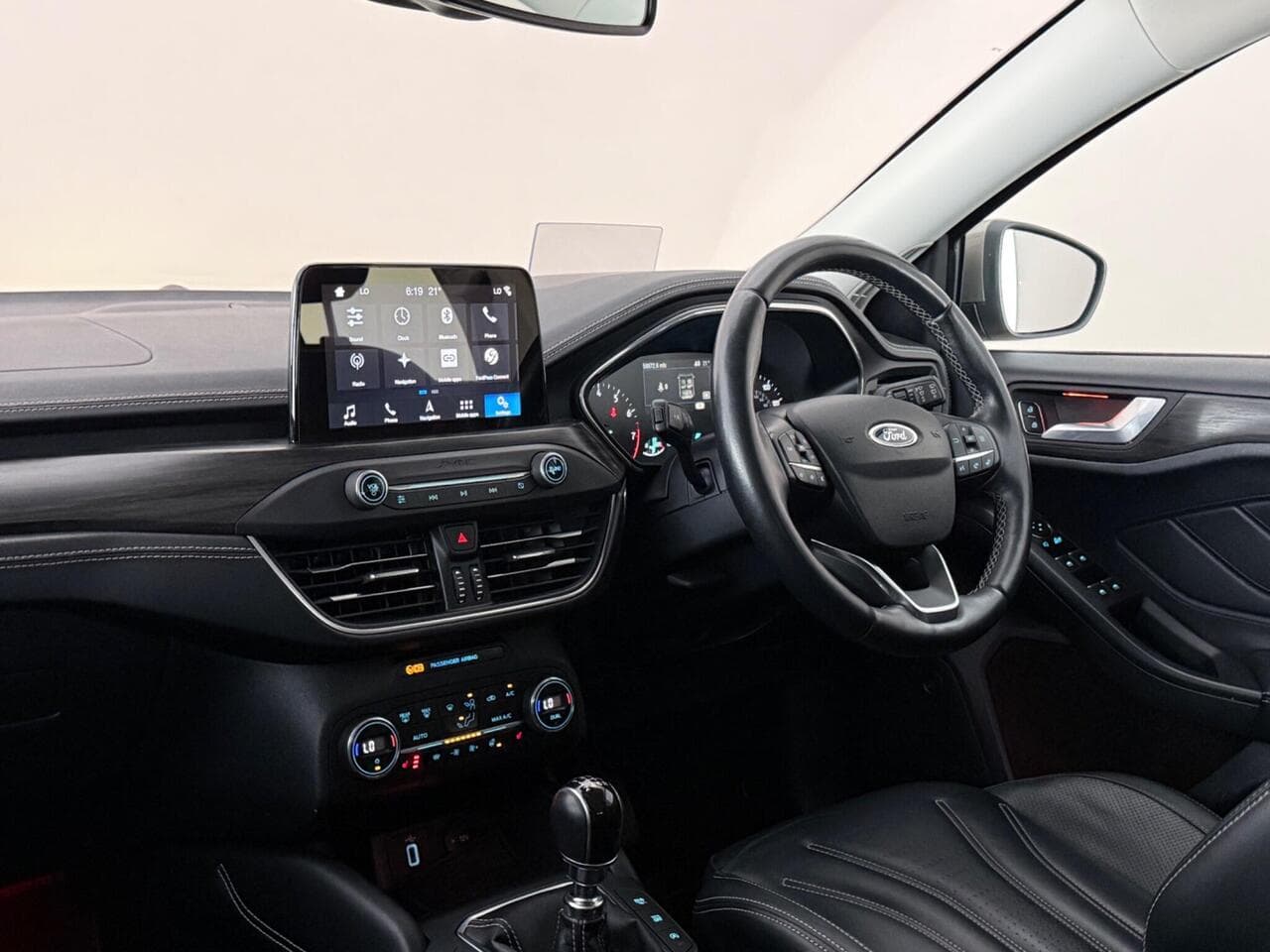 Ford Focus thumbnail Interior Front