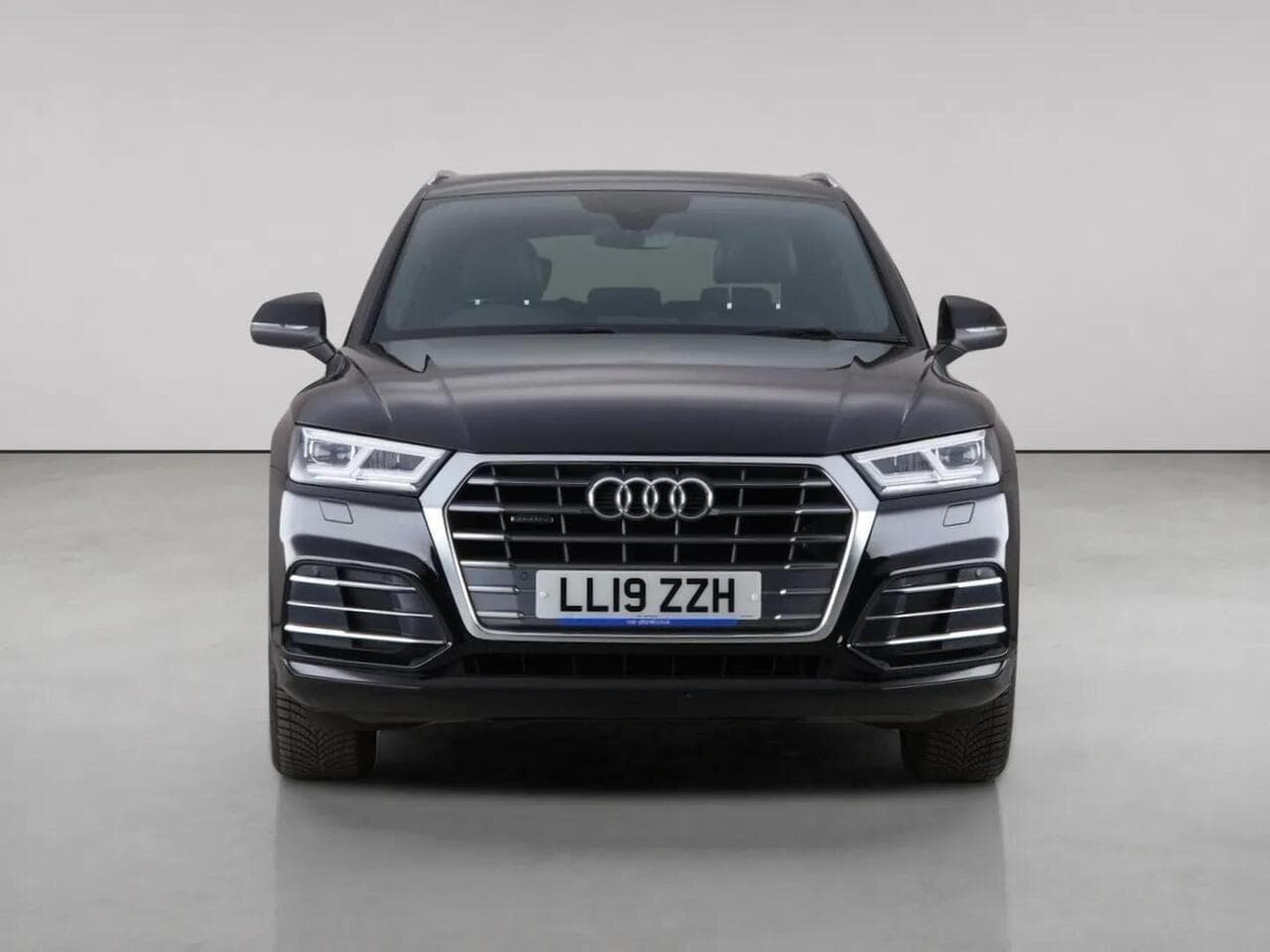 Audi Q5 thumbnail Front