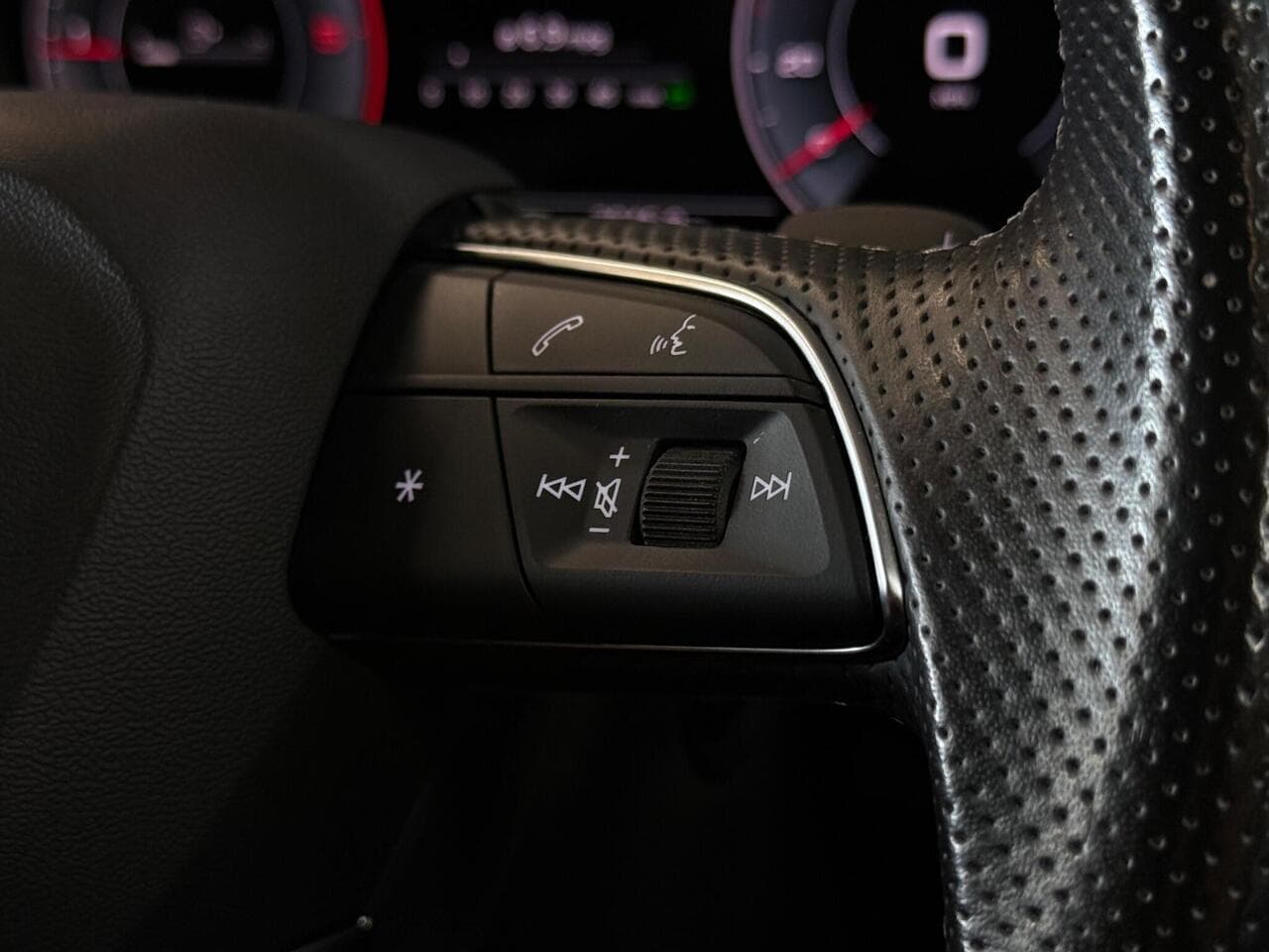 Audi Q5 thumbnail Misc Controls
