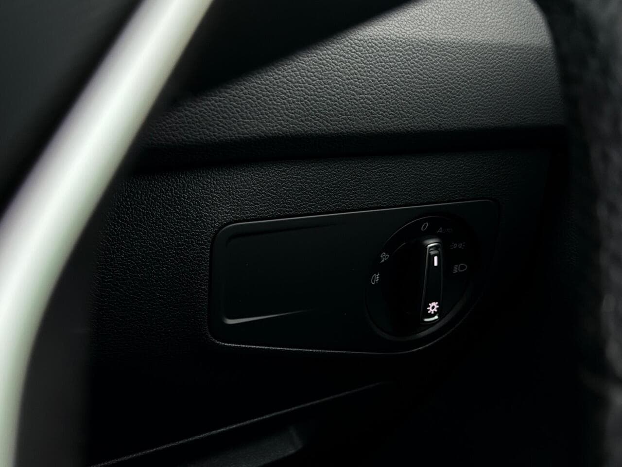 Volkswagen Tiguan thumbnail Misc Controls