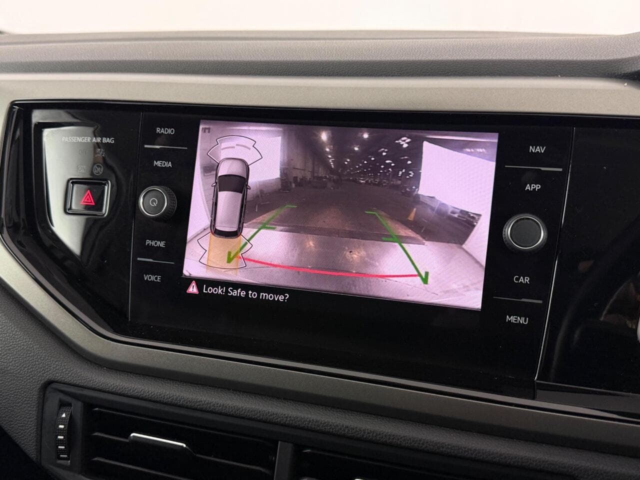Volkswagen Polo thumbnail Infotainment System
