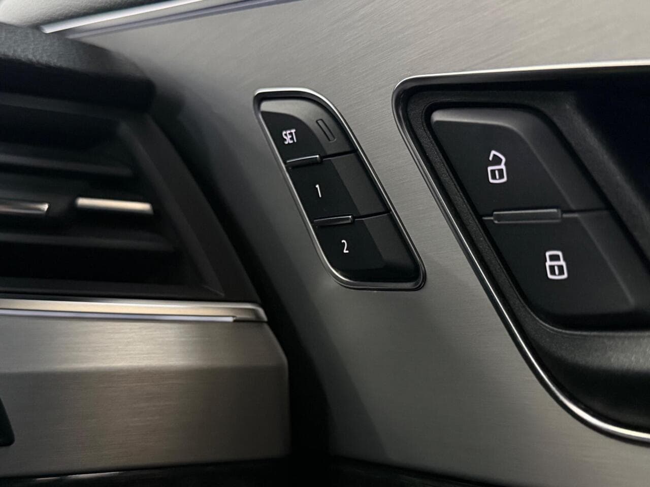 Audi Q7 thumbnail Misc Controls