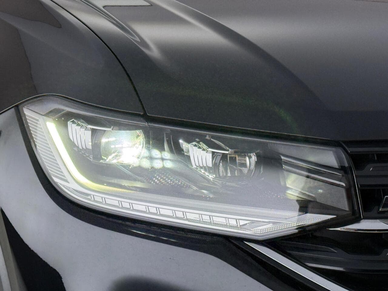 Volkswagen T-Cross thumbnail Lights Front