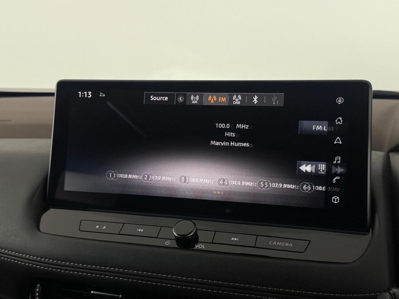 Nissan X-Trail thumbnail Infotainment System