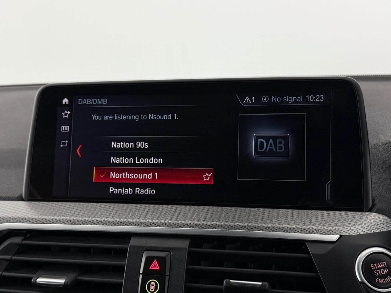 BMW X4 thumbnail Infotainment System