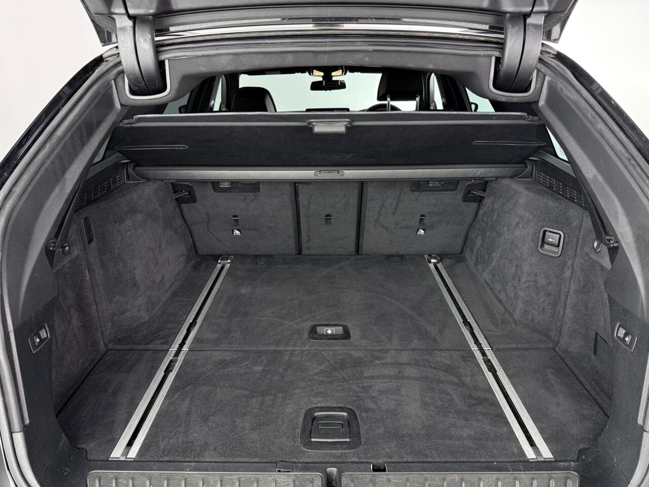 BMW 5 Series thumbnail Boot
