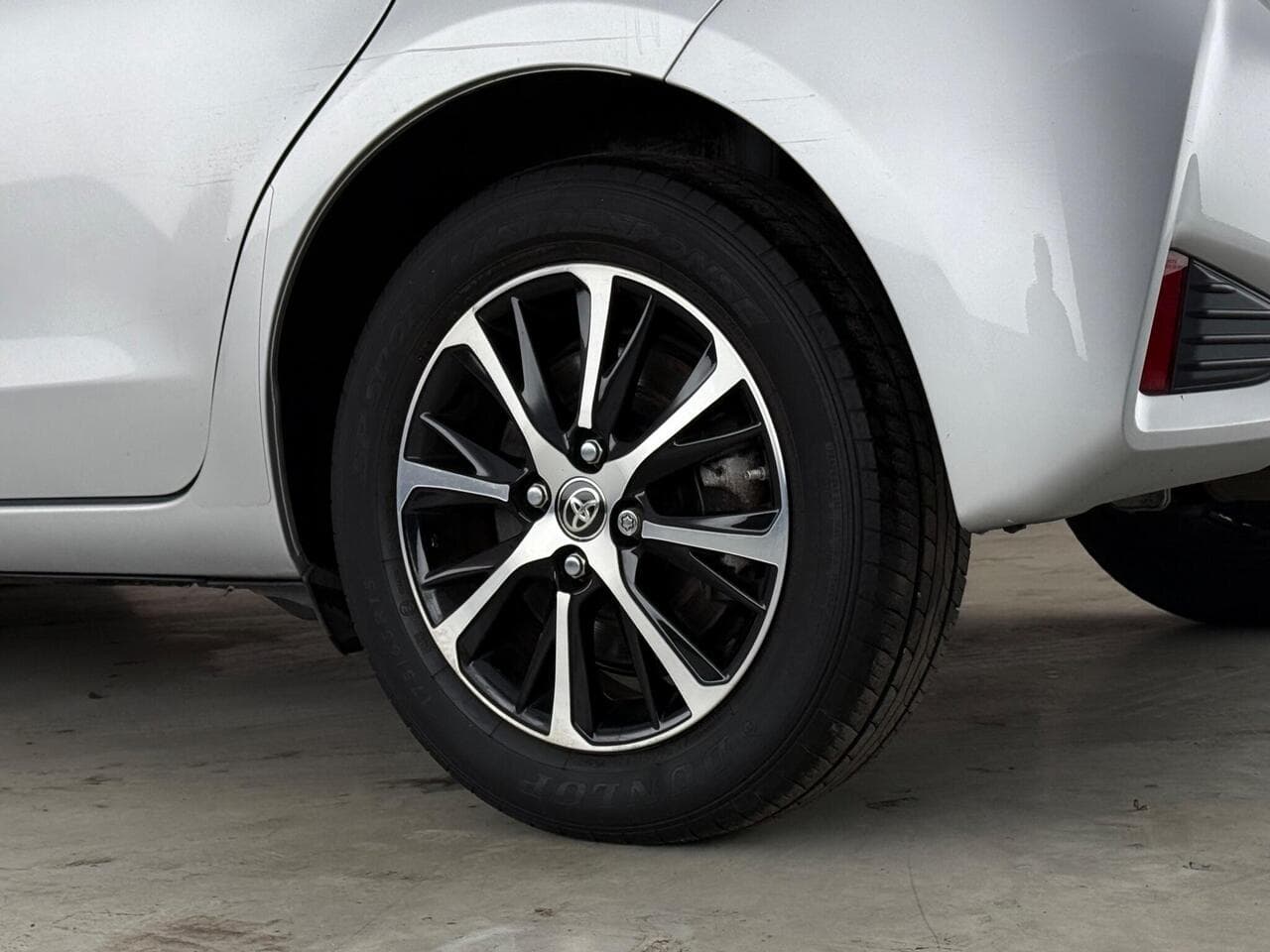 Toyota Yaris thumbnail Wheel