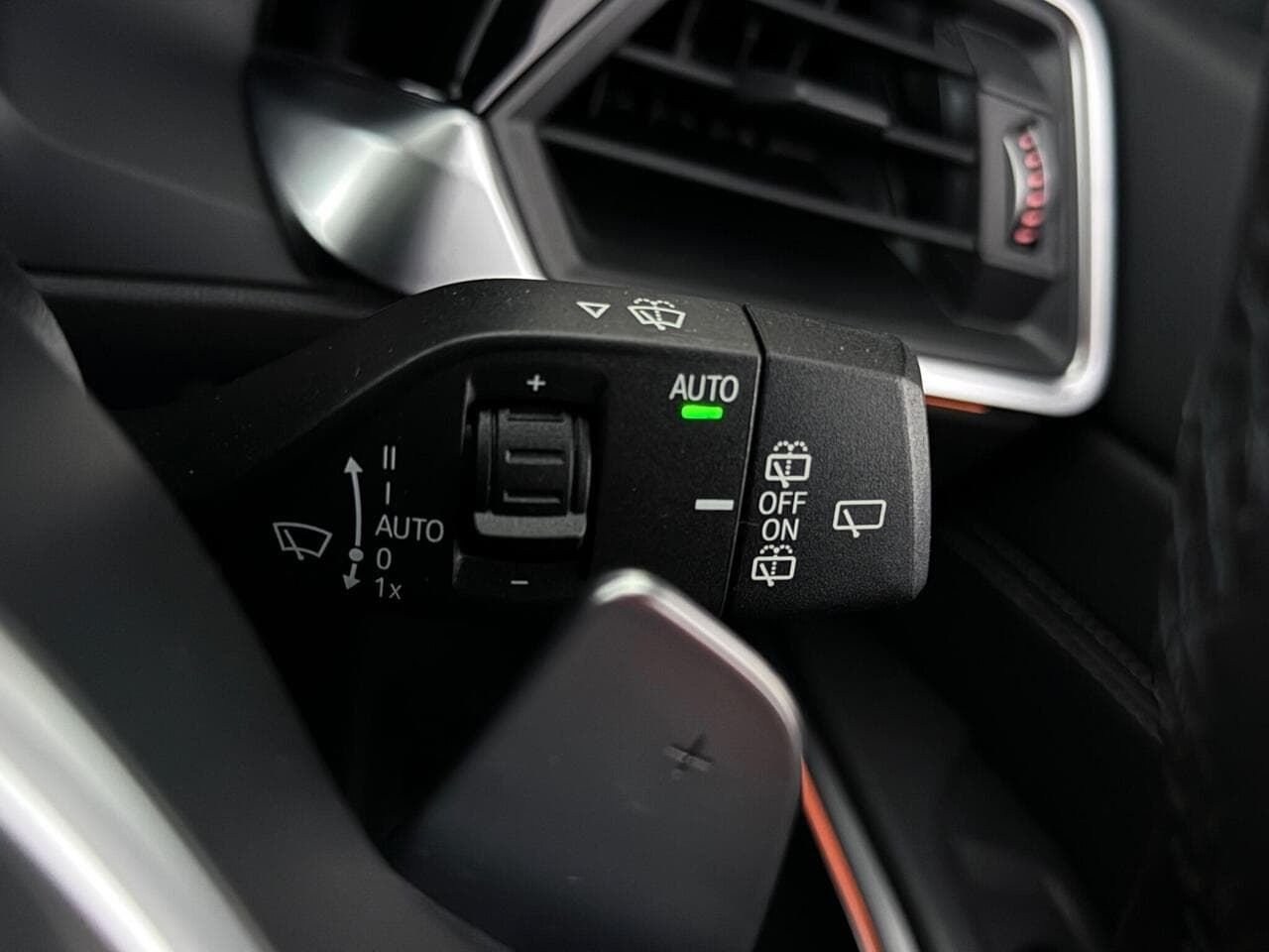 BMW 3 Series thumbnail Misc Controls