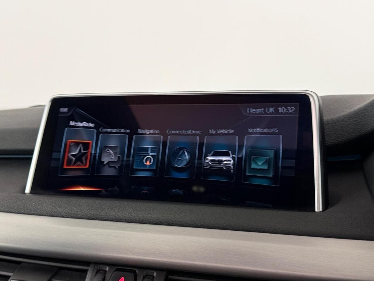 BMW X5 thumbnail Infotainment System