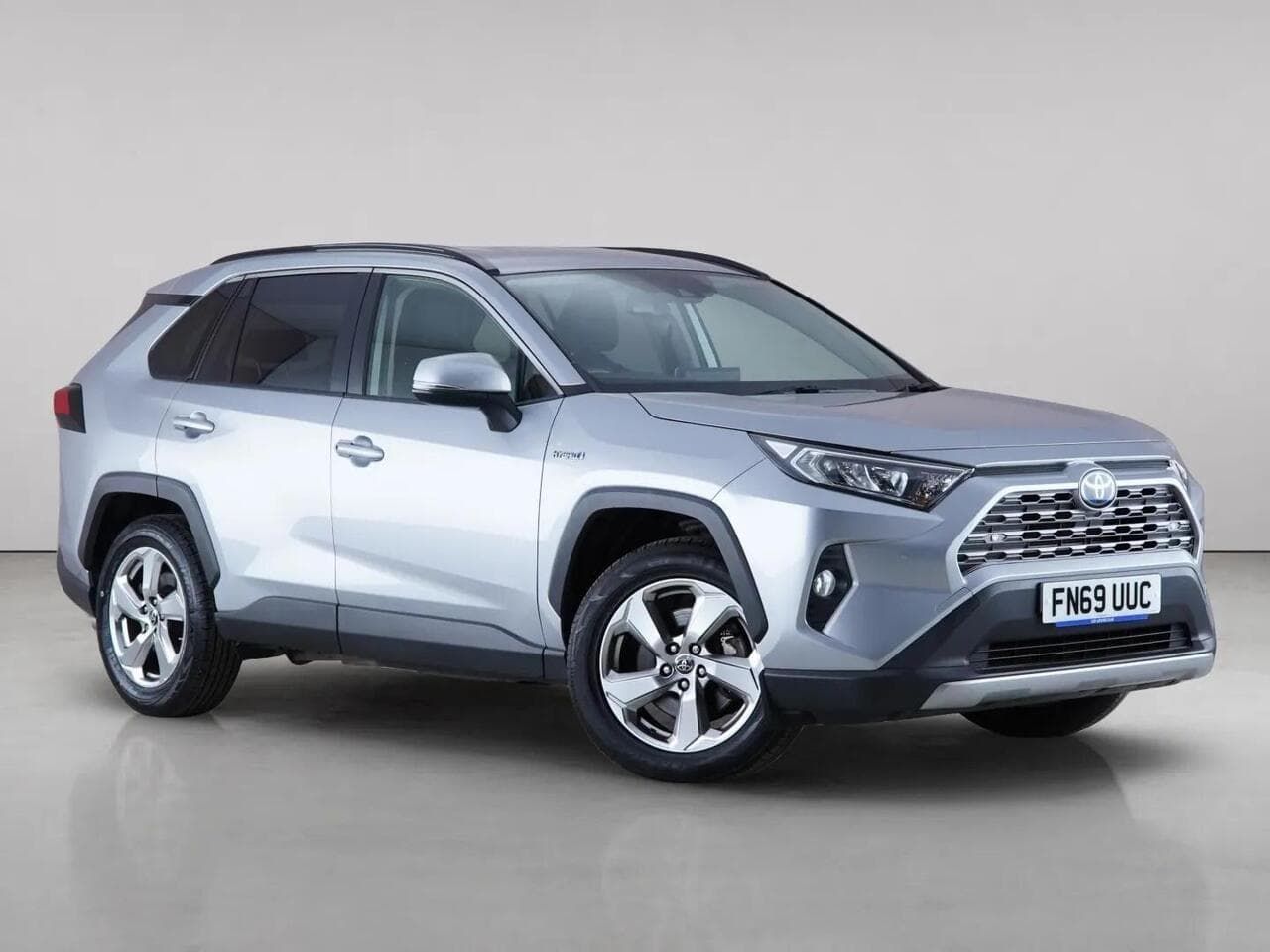 Toyota RAV4 - Toyota RAV4 2.5 VVT-h Design CVT 4WD Euro 6 (s/s) 5dr