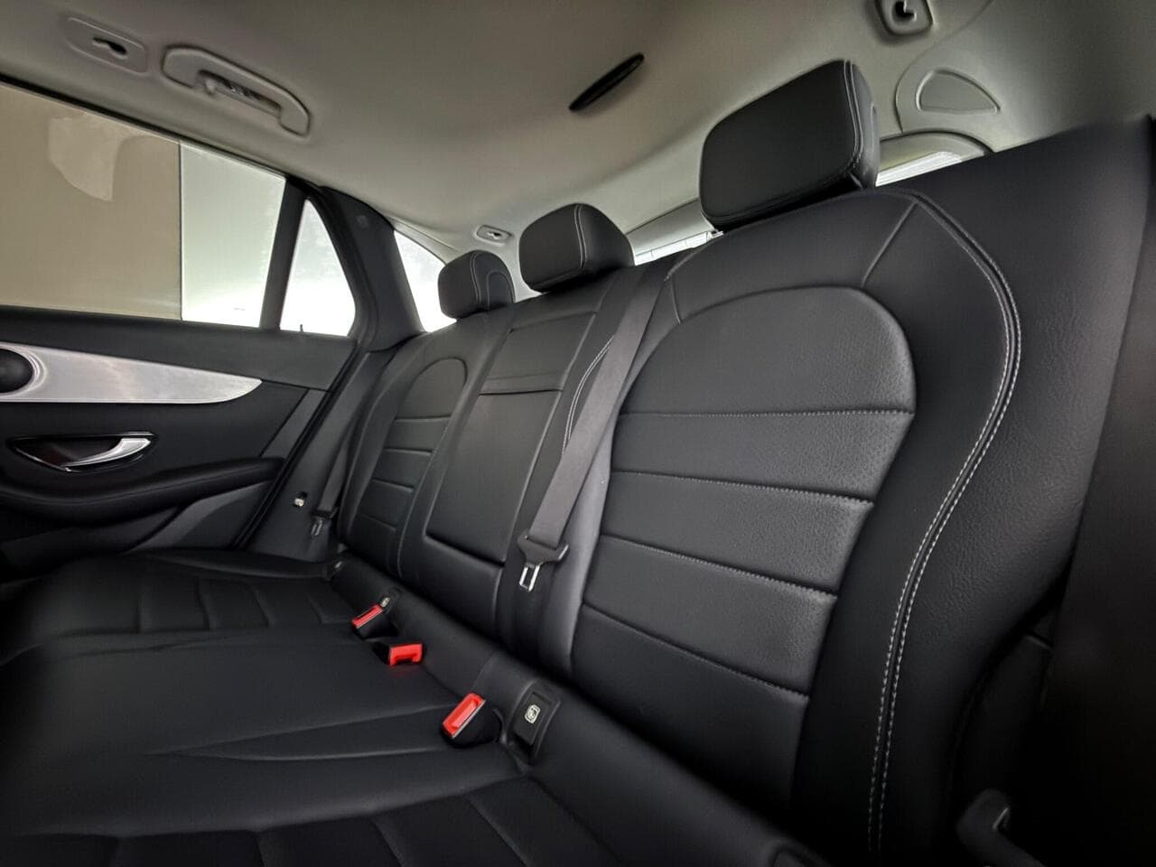 Mercedes-Benz GLC thumbnail Seats Rear