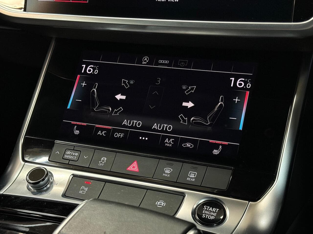 Audi A6 Avant thumbnail Infotainment System