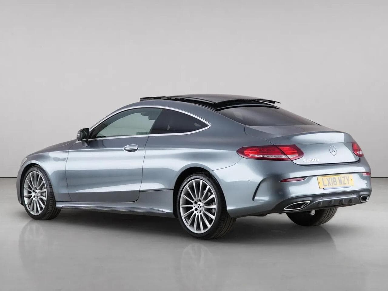 Mercedes-Benz C Class thumbnail Rear Left