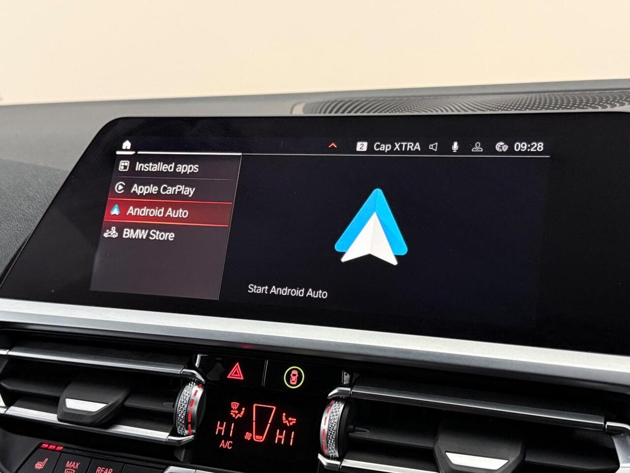 BMW 3 Series thumbnail Infotainment System