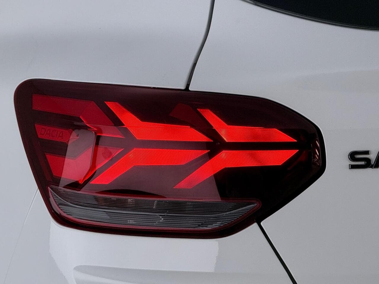 Dacia Sandero thumbnail Lights Rear