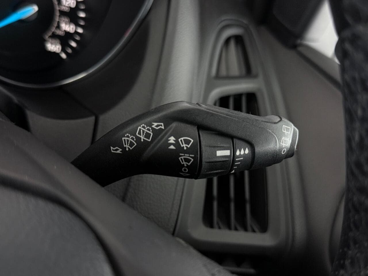 Ford Focus thumbnail Misc Controls