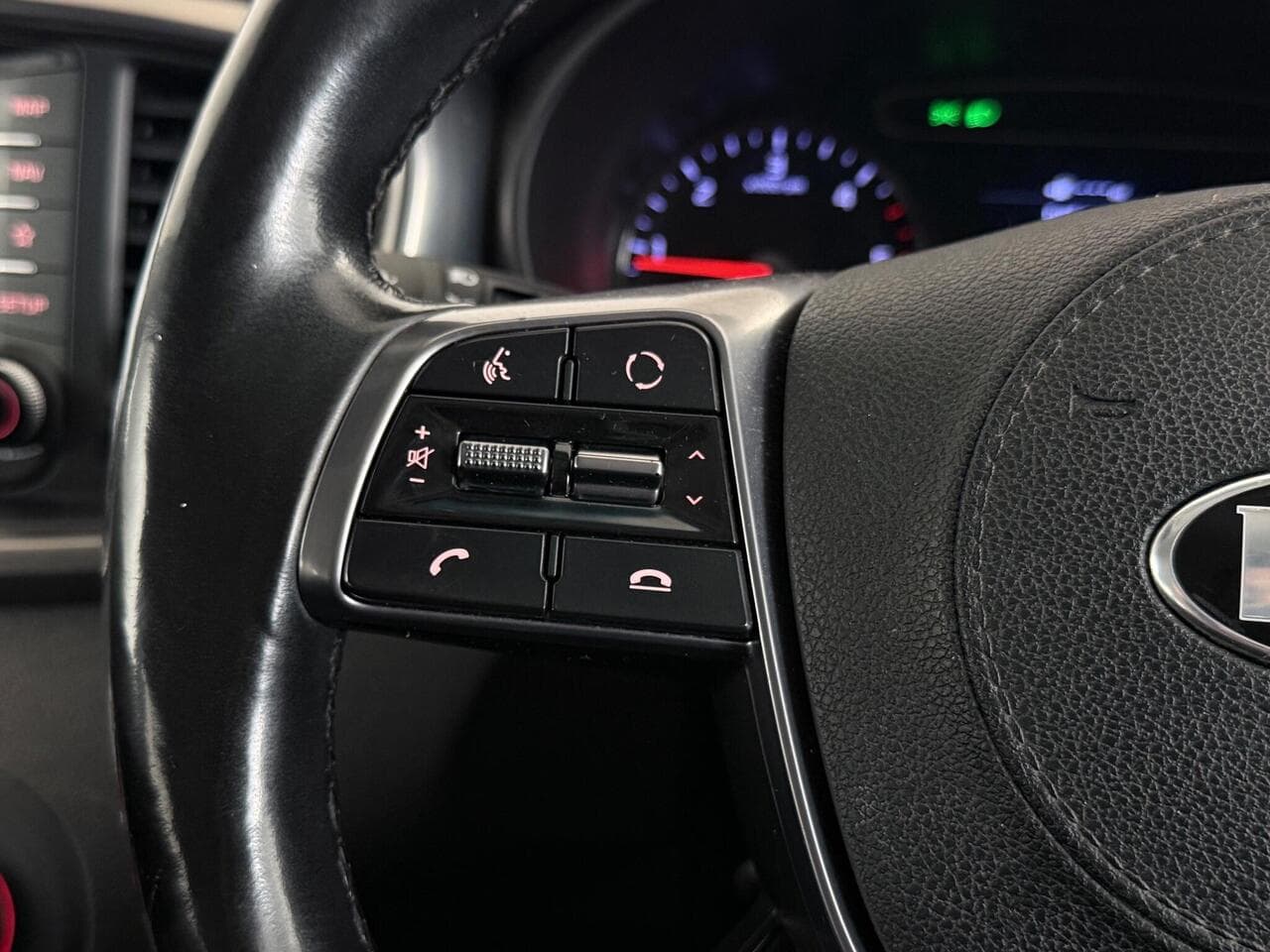 Kia Sorento thumbnail Misc Controls