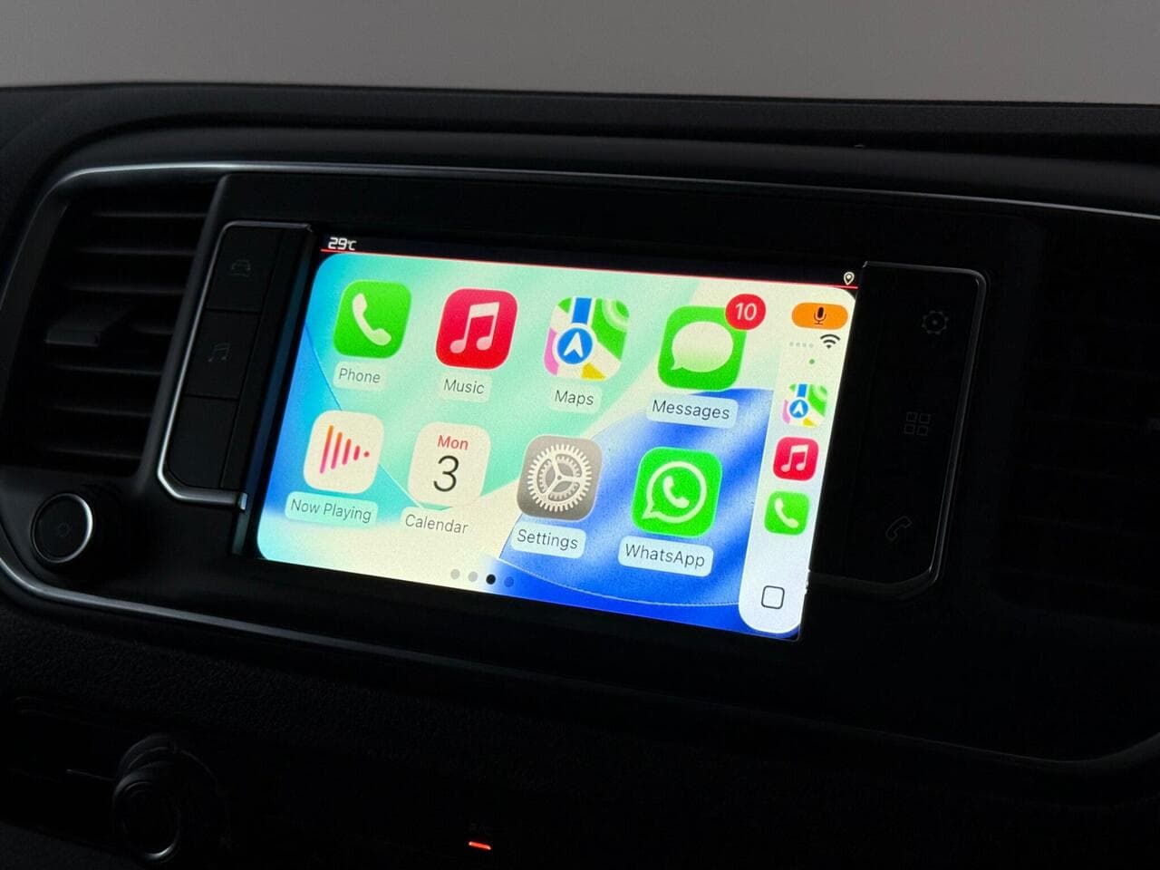 Citroen Dispatch thumbnail Infotainment System