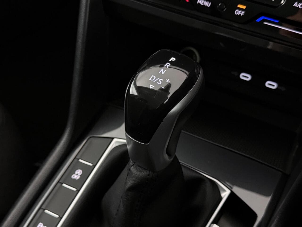 Volkswagen Tiguan thumbnail Misc Controls