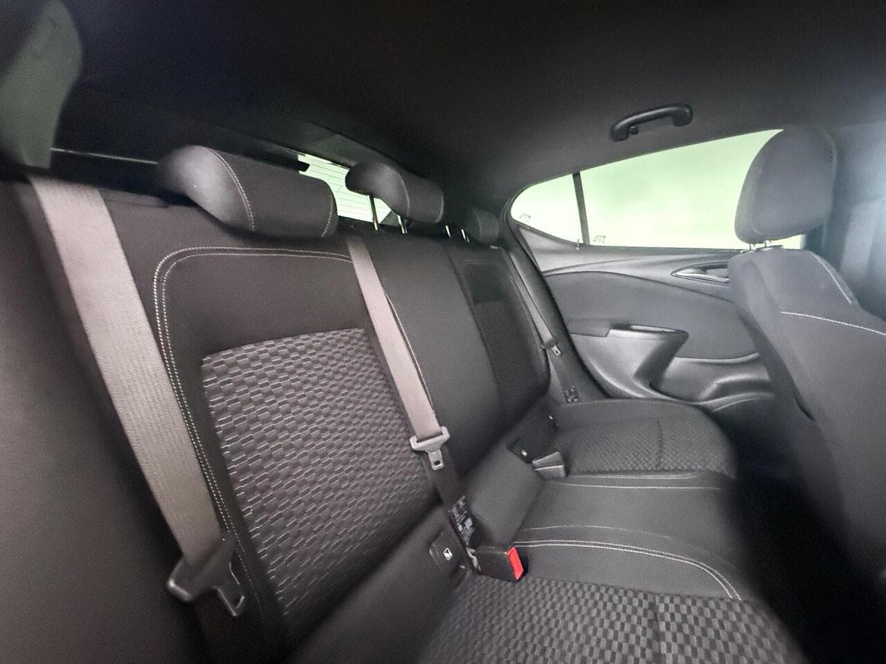Vauxhall Astra thumbnail Seats Rear