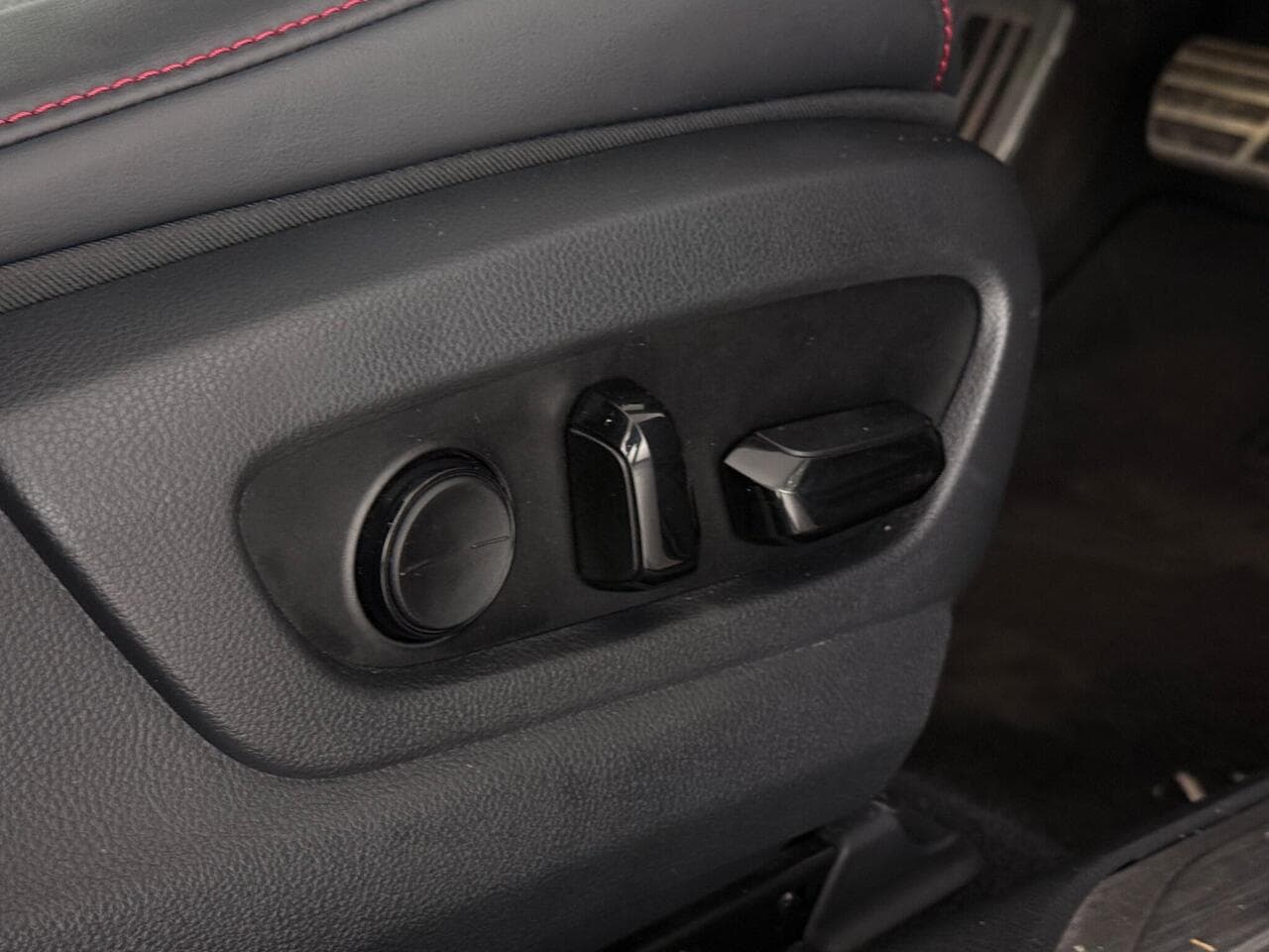 Lexus UX thumbnail Door Interior
