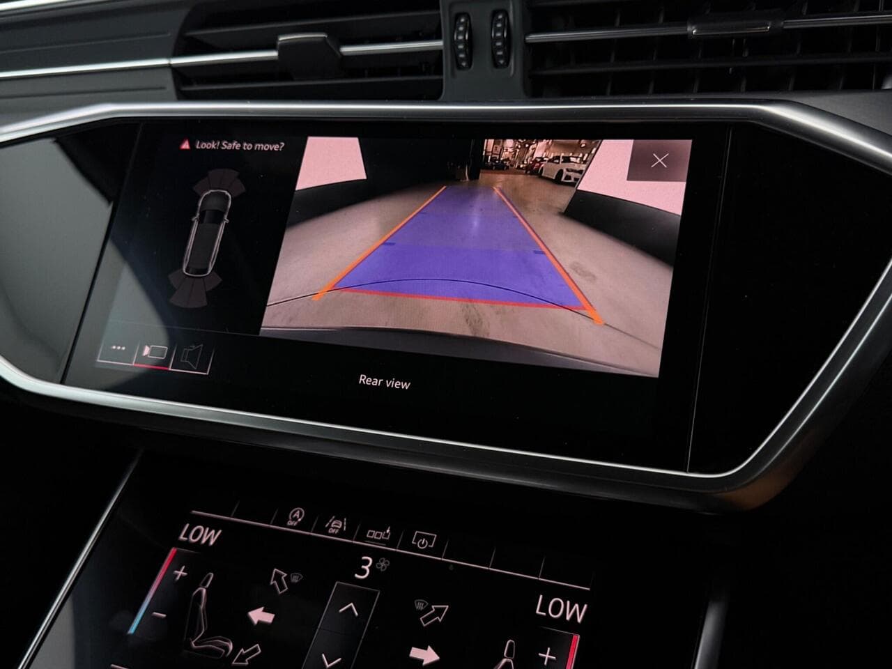 Audi A6 Avant thumbnail Infotainment System