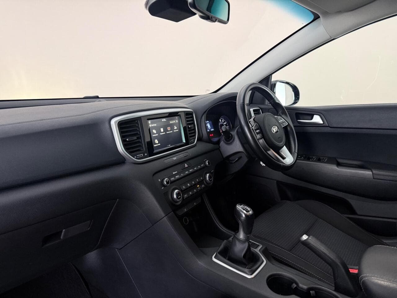 Kia Sportage thumbnail Interior Front