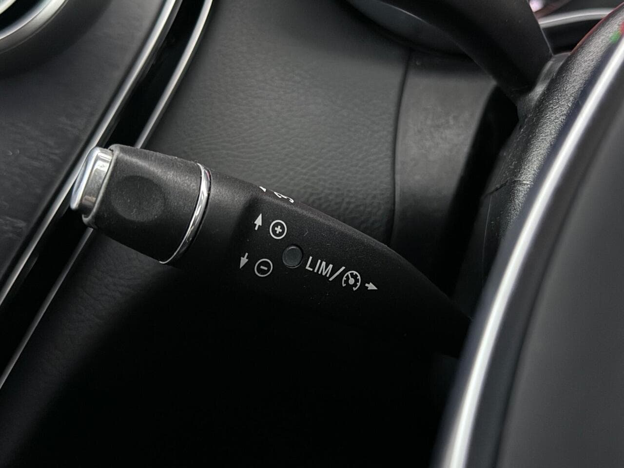 Mercedes-Benz C Class thumbnail Misc Controls