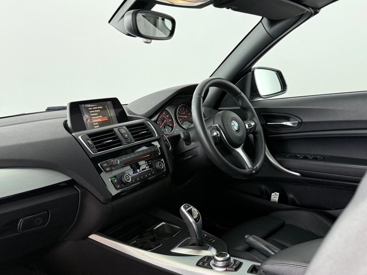 BMW 2 Series thumbnail Interior Front