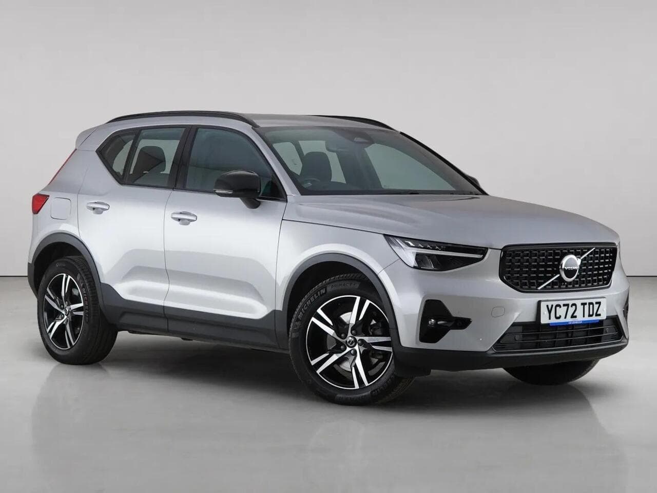 Volvo XC40 - Volvo XC40 2.0 B3 MHEV Plus Dark SUV 5dr Petrol Hybrid DCT Auto Euro 6 (s/s) (163 ps)