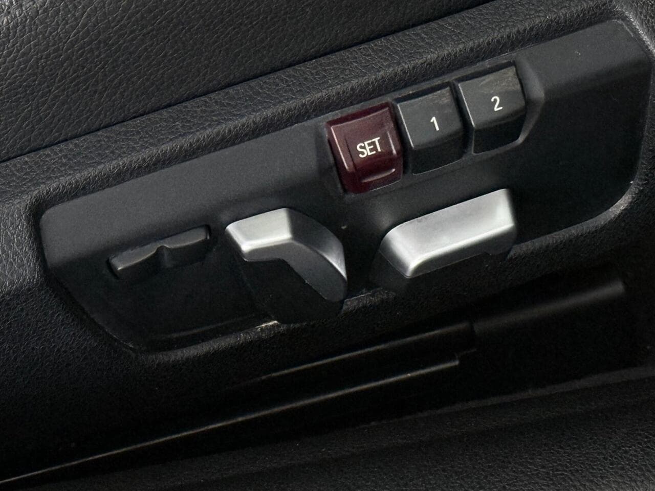 BMW 4 Series thumbnail Misc Controls