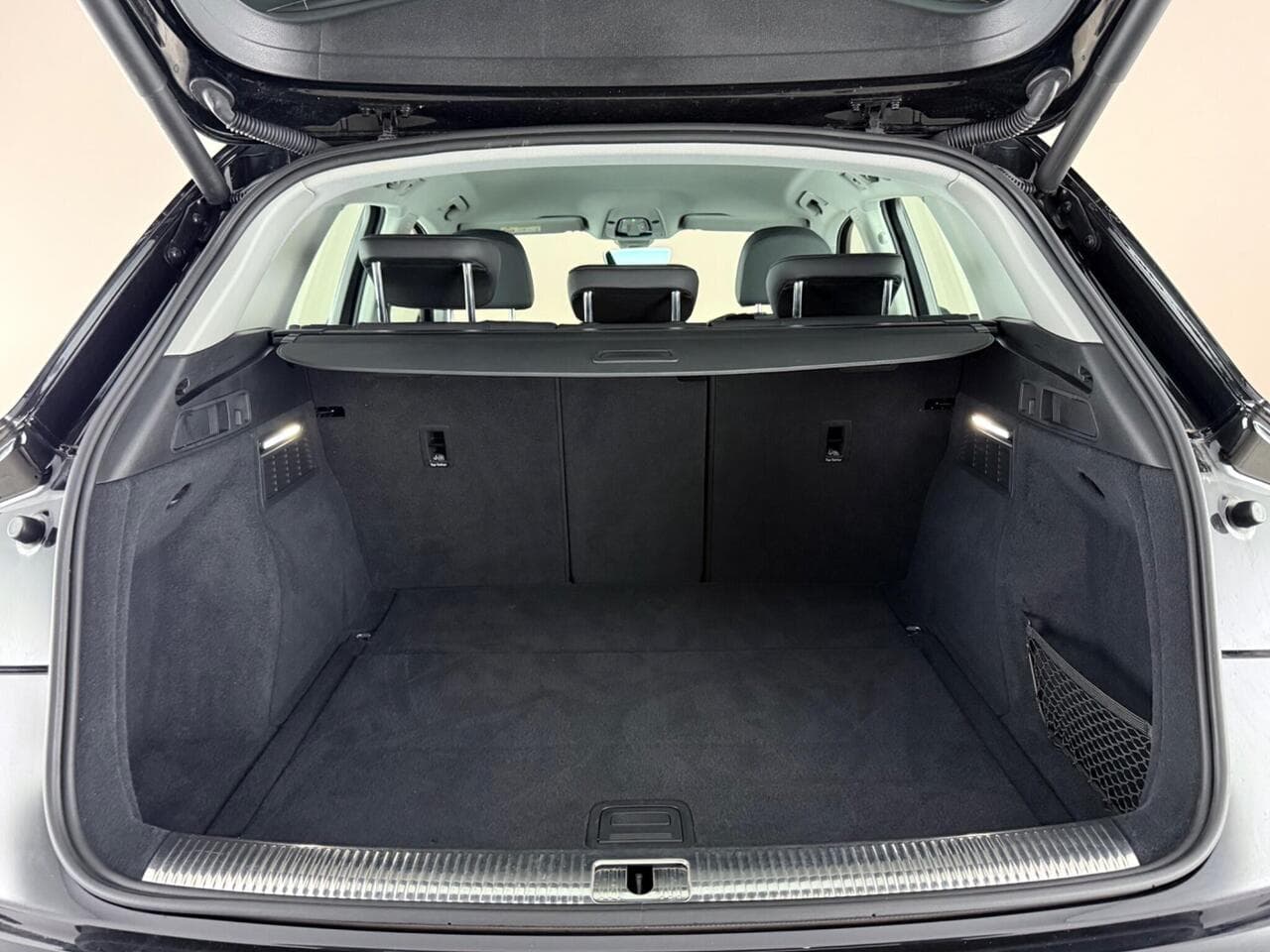 Audi Q5 thumbnail Boot