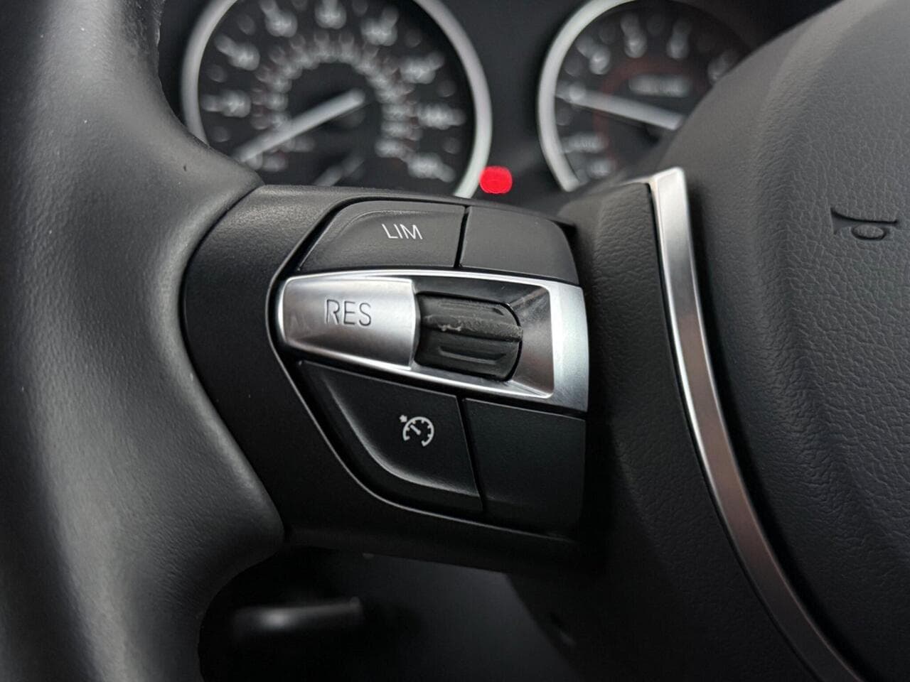BMW 1 Series thumbnail Misc Controls