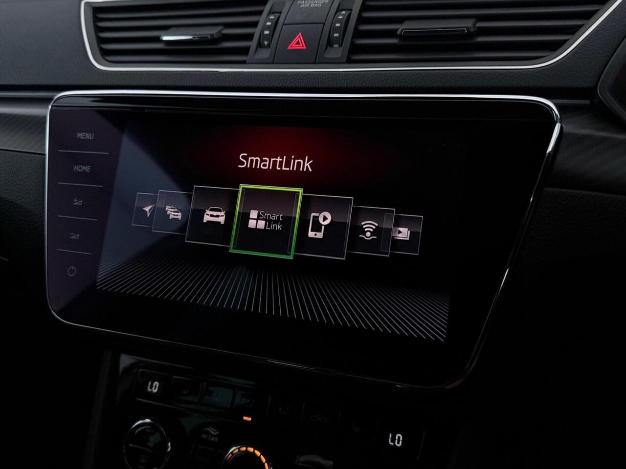 Skoda Superb thumbnail Infotainment System