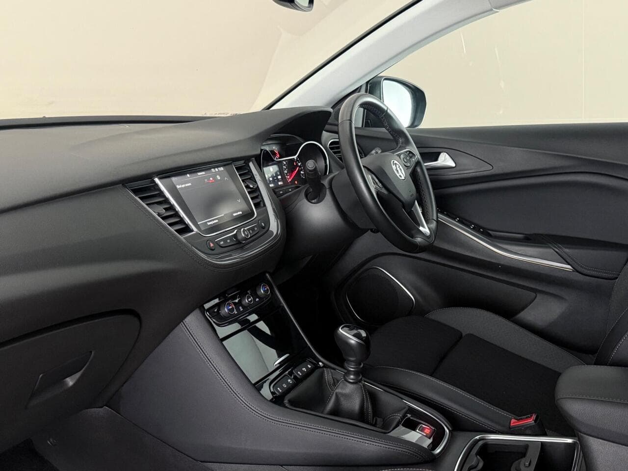 Vauxhall Grandland X thumbnail Interior Front