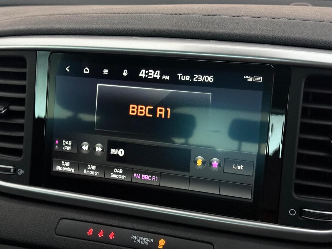 Kia Sportage thumbnail Infotainment System
